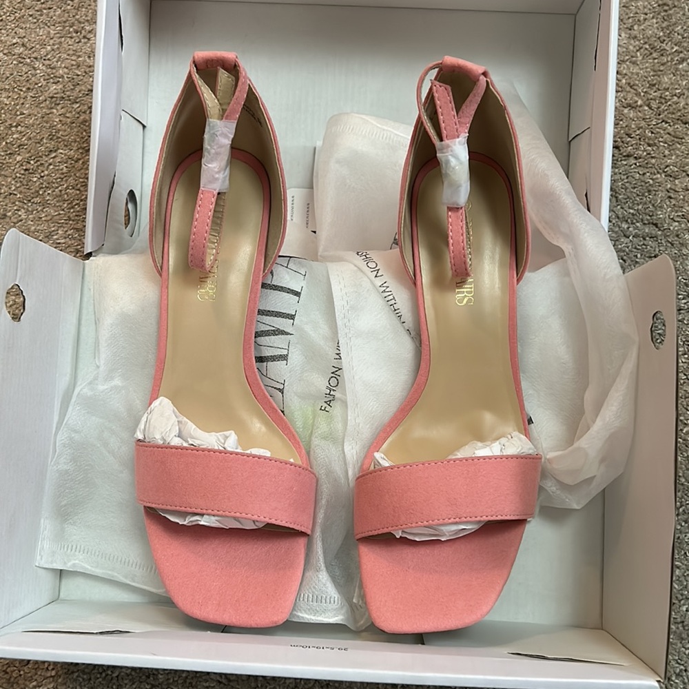 Brand New! Women’s Dream Pairs heels